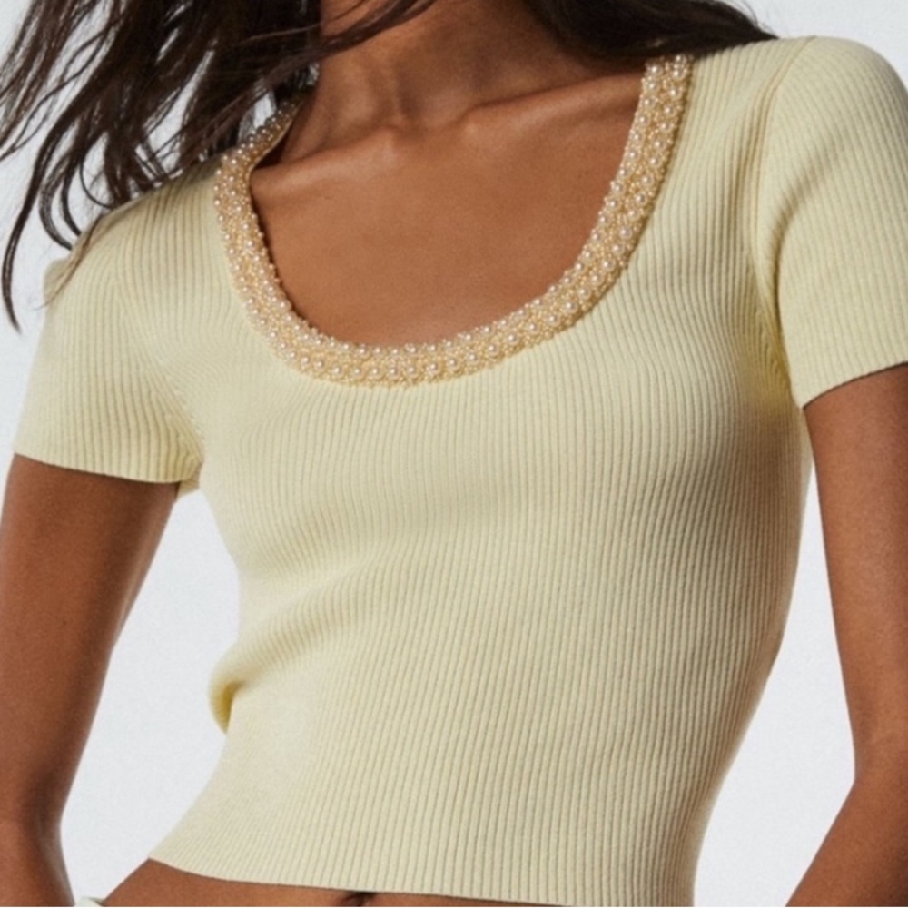 ZARA Yellow Ribbed Short-sleeved Top w/Scoop-neck Pearl Embellishment - MEDIUM